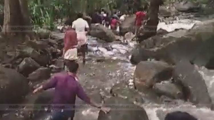 malappuram-drown-death-210919.jpg