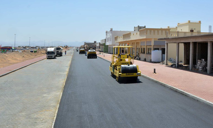 മ​ലീ​ഹ റോ​ഡി​​െൻറ നി​ര്‍മാ​ണം  എ​മി​റേ​റ്റ്സ് റോ​ഡ് ക​ട​ന്നു