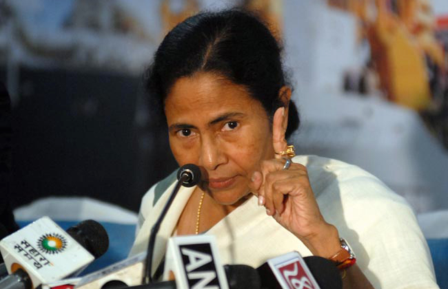 മദ്​റസ റിപ്പോർട്ട്​: കേന്ദ്രത്തെ വിമർശിച്ച്​ മമത