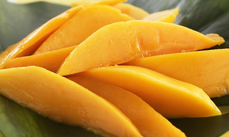 mango-cut