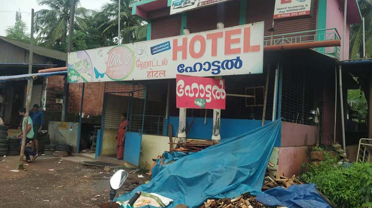 പ​ത്താ​ൾ ക​യ​റി ഭ​ക്ഷ​ണം ക​ഴി​ച്ചി​ട്ട് പൈ​സ വേ​ണ്ടാ​ന്ന്; നിങ്ങ എന്ത് മൻസമാരാഡോ