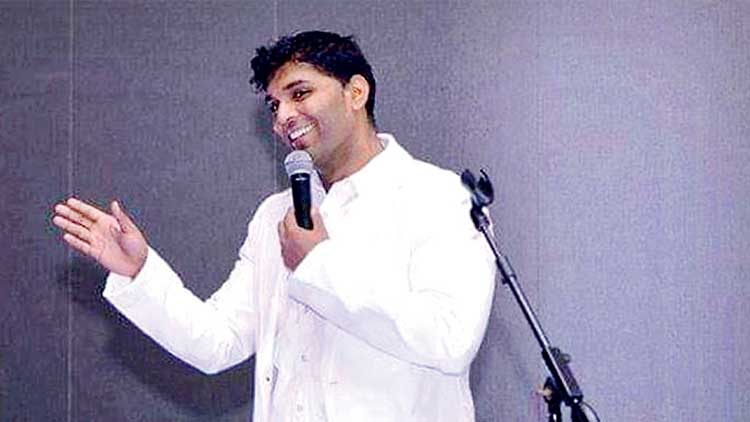 ഹാ​സ്യാ​വ​താ​ര​ക​ൻ മാം​ഗോ മ​ഞ്​​ജു  സ്​​റ്റേ​ജി​ൽ വീ​ണു മ​രി​ച്ചു