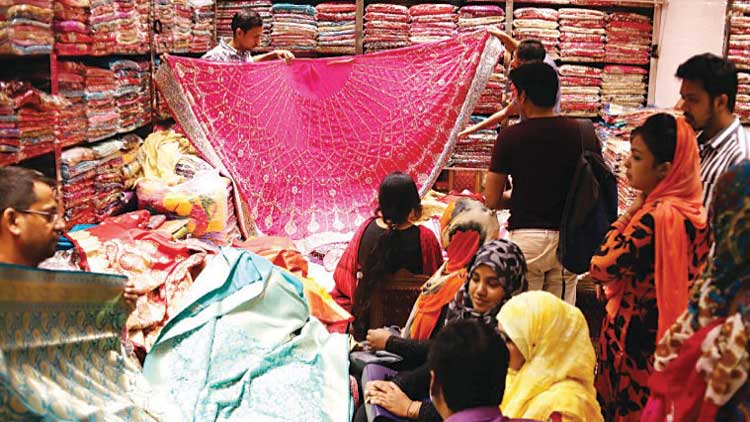 വി​ല​ക്ക​യ​റ്റ​ത്തി​ന് മൂ​ക്കു​ക​യ​റി​ടാ​ൻ വാ​ണി​ജ്യ വ്യ​വ​സാ​യ മ​ന്ത്രാ​ല​യം