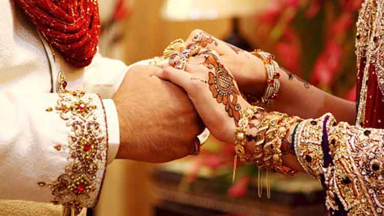 വരൻ ഫ്രാൻസിൽനിന്ന്​, കോവിഡ്​ നിർദേശങ്ങൾ പാലിക്കാതെ ആഡംബര വിവാഹം