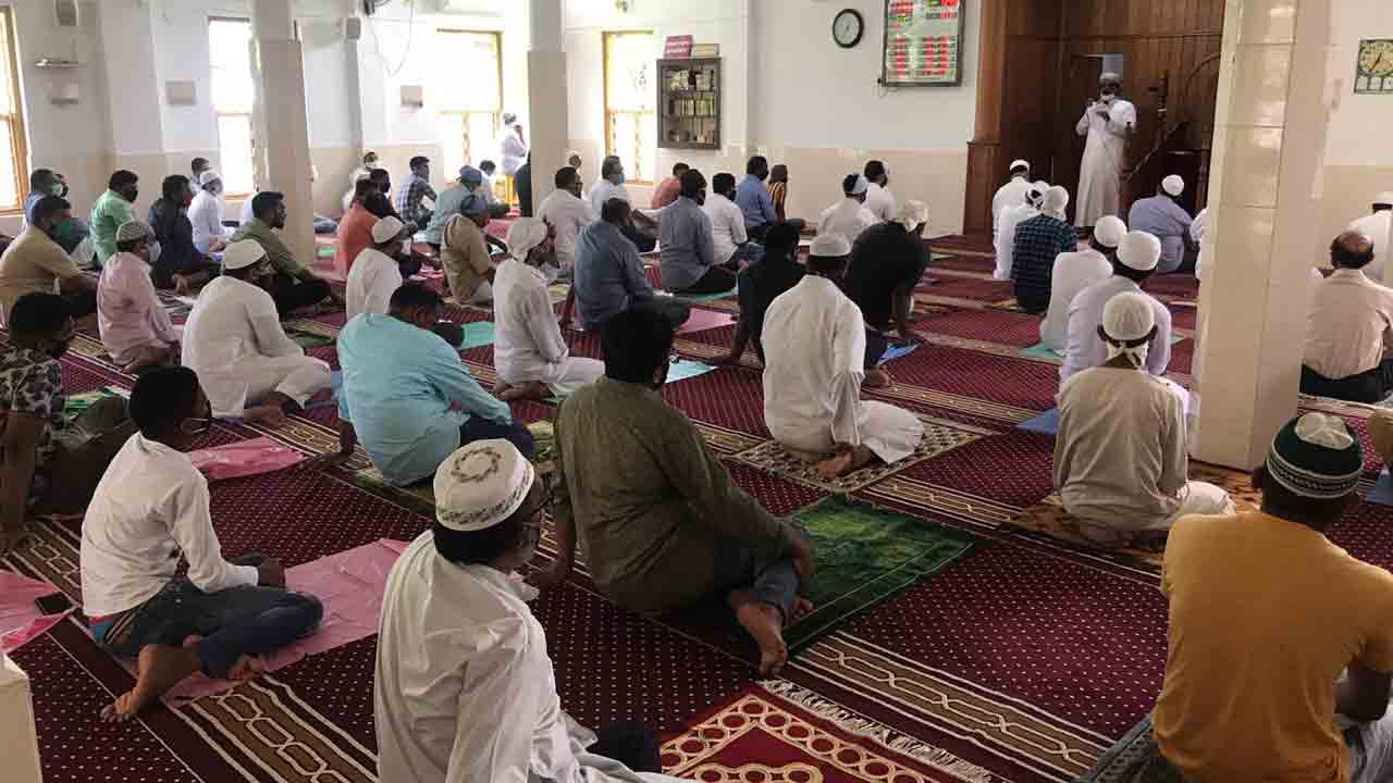 മൂന്നുമാസത്തെ ഇടവേളക്ക്​ ശേഷം വിശ്വാസികൾ ജുമുഅ നമസ്​കരിച്ചു