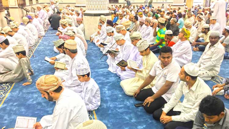 അ​വ​സാ​ന വെ​ള്ളി​യും വി​ട പ​റ​ഞ്ഞു;  ഇ​നി പെ​രു​ന്നാ​ൾ തി​ര​ക്കി​ലേ​ക്ക്​