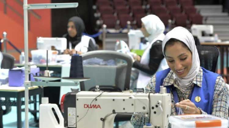 മാസ്ക് നിർമിച്ച് സന്നദ്ധ പ്രവർത്തകർ മാസ്ക് നിർമിച്ച് സന്നദ്ധ പ്രവർത്തകർ