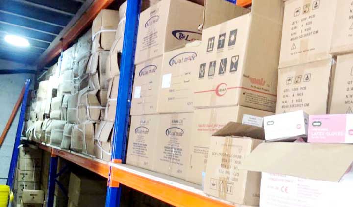 ഗോ​ഡൗ​ണു​ക​ളി​ൽ പൂ​ഴ്​​ത്തി​വെ​ച്ച മാ​സ്ക്കു​ക​ൾ ക​ണ്ടെ​ത്തി