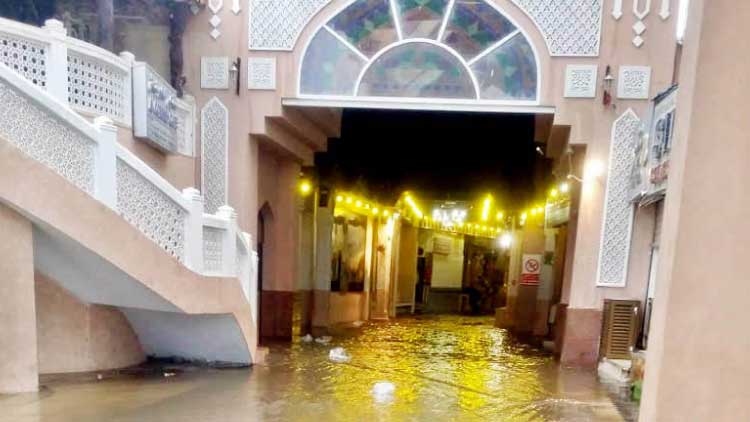 മഴ: മത്ര സൂഖ്​ പകൽ പ്രവർത്തിച്ചില്ല