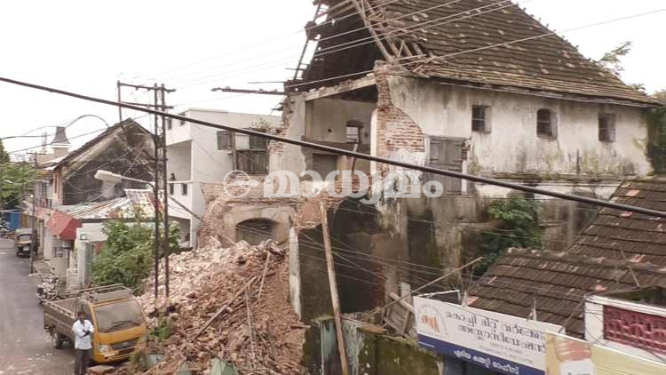 mattanjeri-collapsed-cynagague