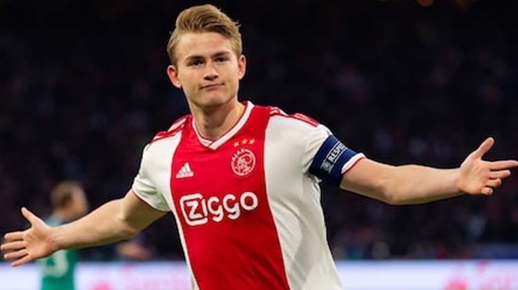 മ​ത്യാ​സ്​ ഡി​ലി​റ്റ്​ യു​വ​ൻ​റ​സി​ലേ​ക്ക്​