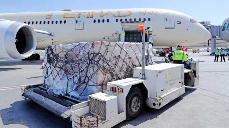 13 ടൺ മെഡിക്കൽ ഉപകരണങ്ങൾ യു.എ.ഇ കസാക്കിസ്ഥാനിലെത്തിച്ചു