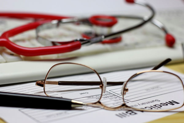 സ്വാശ്രയ മെഡിക്കല്‍ വിദ്യാഭ്യാസം: സര്‍ക്കാറിനെ നിയന്ത്രിക്കുന്നതാര്?