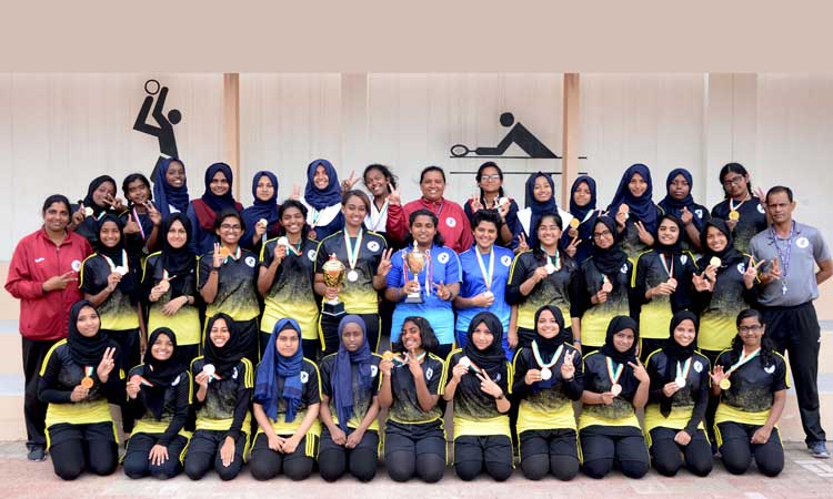 സി.ബി.എസ്​.ഇ ഫുട്​ബാൾ ടൂർണമെൻറിന്​ അർഹത നേടി എം.ഇ.എസ്​ വനിത ടീം