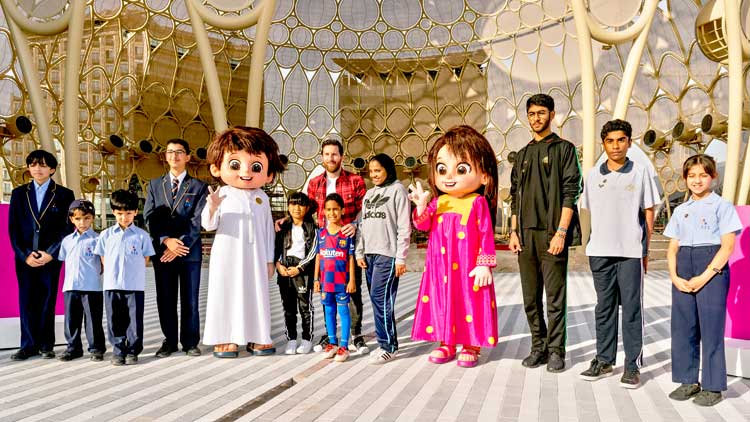 മെസ്സിക്കൊപ്പം കുട്ടിക്കൂട്ടം