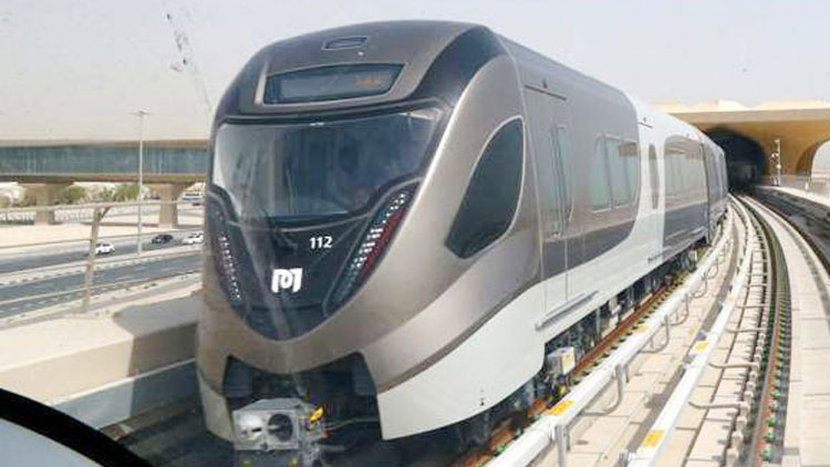 മെ​ട്രോ സൂ​പ്പ​ർ മെ​ഗാ ഹി​റ്റ്​