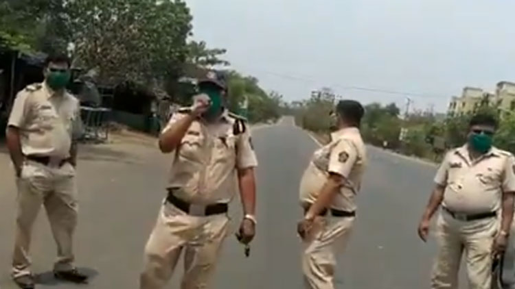 ജീവിതം മരണമാകാതെ ശ്രദ്ധിക്കൂ- മഹാരാഷ്ട്രയിലെ കോൺസ്റ്റബിളിന്റെ പാട്ട് വൈറൽ