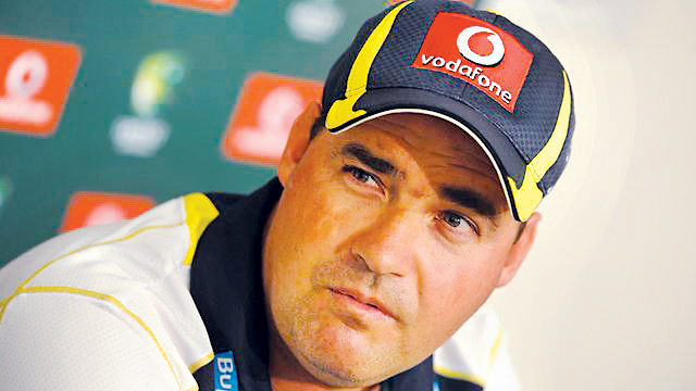 മിക്കി ആര്‍തര്‍ പാകിസ്താന്‍ ക്രിക്കറ്റ് കോച്ച്