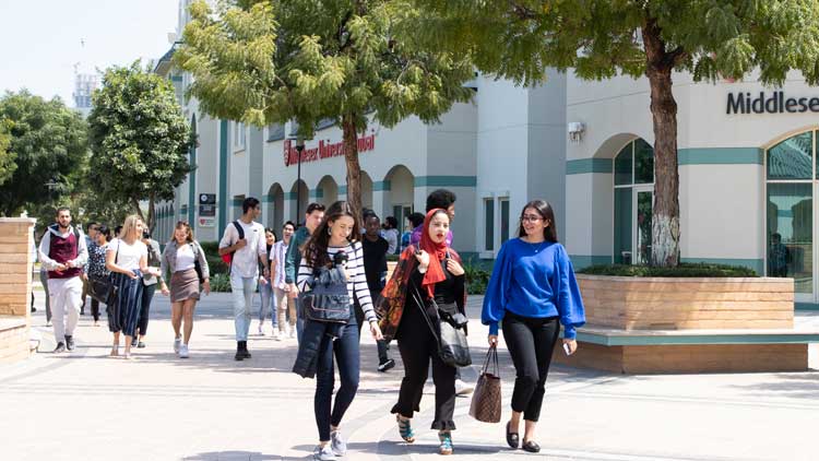 ദു​ബൈ​യി​ൽ മി​ക​വു​റ്റ യു.​കെ ബി​രു​ദം നേ​ടാ​ൻ മി​ഡി​ൽ​സെ​ക്​​സ്