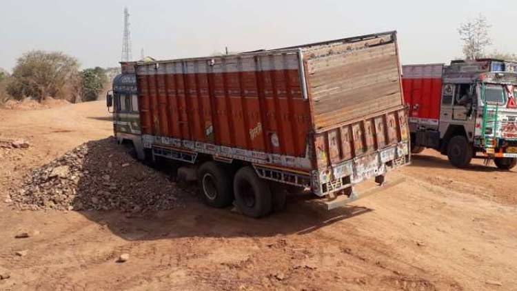 സർക്കാർ ഏറ്റെടുത്ത ഭൂമിയിൽനിന്ന് ധാതുക്കൾ കടത്തി