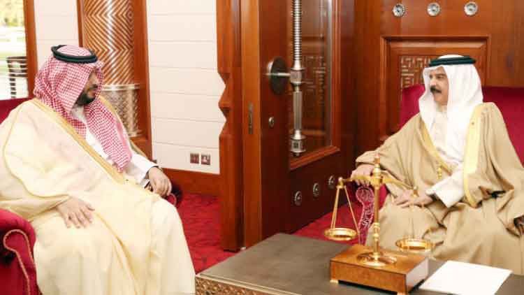 സൗ​ദി മ​ന്ത്രി ഹ​മ​ദ്​ രാ​ജാ​വി​നെ സ​ന്ദ​ർ​ശി​ച്ച​ു