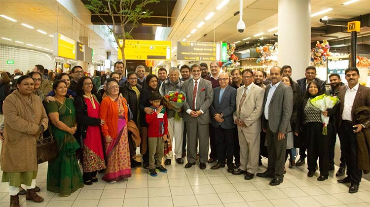 മുഖ്യമന്ത്രി നെതർലൻഡ്​സിൽ; ഊഷ്​മള സ്വീകരണം