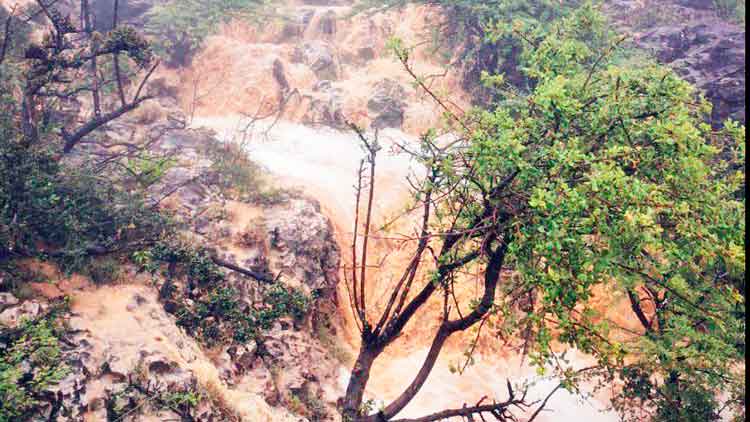 ന്യൂനമർദം ശക്​തിയാർജിച്ചു; സലാലയിൽ നിന്ന്​ 200 കിലോമീറ്റർ അകലെ 