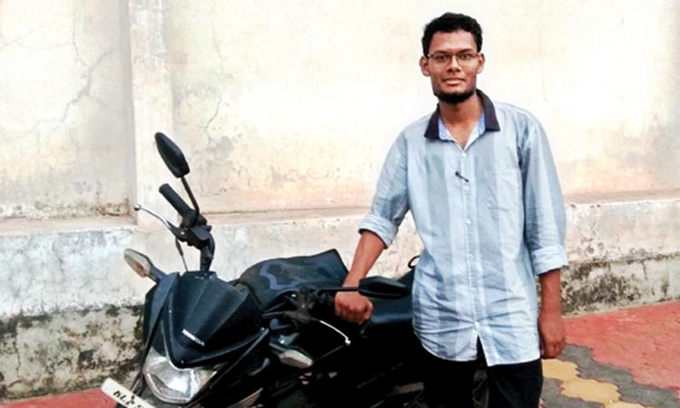 ശബ്​ദമുപയോഗിച്ച്​ സ്​റ്റാർട്ടാവും, അമലിെൻറ ബൈക്ക്