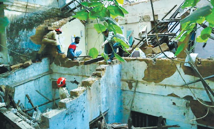 പെരിന്തൽമണ്ണയിൽ പഴയ കെട്ടിടം  തകർന്നു; ഒരാൾക്ക് പരിക്ക്