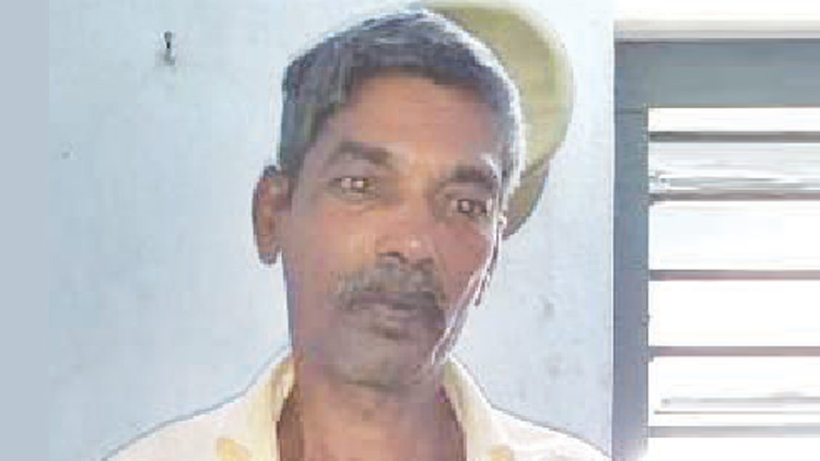 വീ​​ട്ടി​​ൽ സ​​മാ​​ന്ത​​ര ബാ​​ർ; ഗൃ​​ഹ​​നാ​​ഥ​​ൻ അ​​റ​​സ്​​​റ്റി​​ൽ