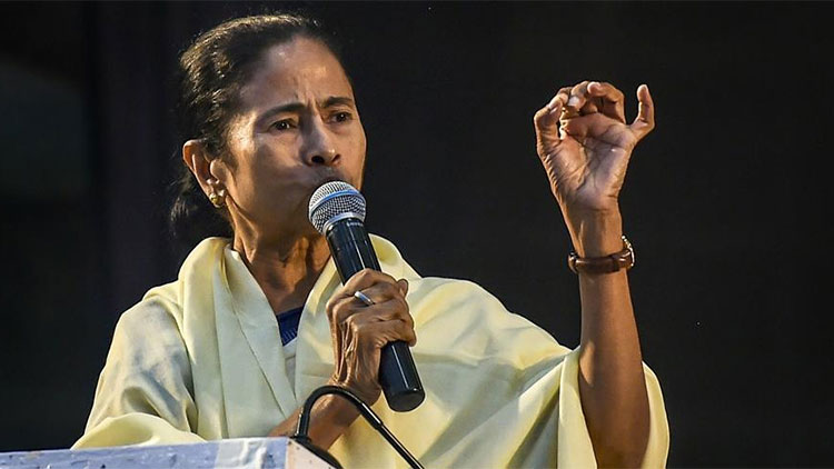 ആര്​ രാജ്യം വിടണമെന്ന്​ തീരുമാനിക്കേണ്ടത്​ മോദിയല്ല- മമത