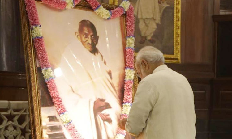 modi-tribute-to-gandhi