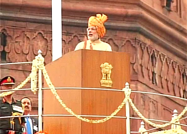 വര്‍ഗീയതയെ തോല്‍പിക്കണം; ടീം ഇന്ത്യയായി പ്രവര്‍ത്തിക്കണം: പ്രധാനമന്ത്രി