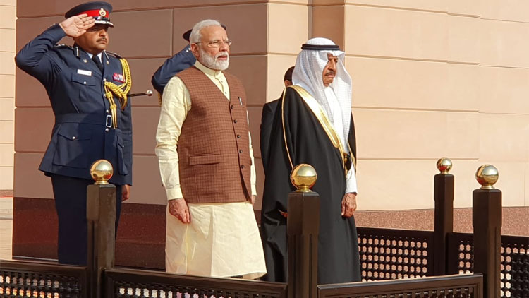 നരേന്ദ്രമോദി ബഹ്‌റൈനിൽ എത്തി