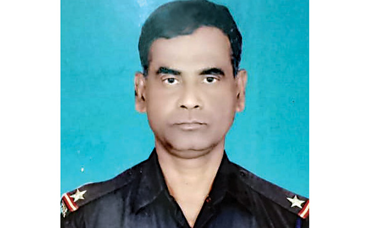 അ​ന​ധി​കൃ​ത വി​ദേ​ശ​പൗ​ര​നെ​ന്ന്​ ആ​രോ​പി​ച്ച്​ അ​സ​മി​ൽ മു​ൻ സു​ബേ​ദാ​റി​നെ ജ​യി​ലി​ല​ട​ച്ചു