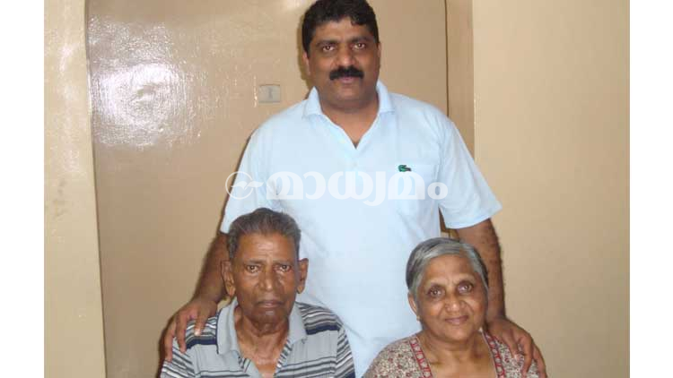 മാതാപിതാക്കളുടെ വേർപാടിൽ നൊന്ത്​ മകൻ പ്രവാസഭൂമിയിൽ 