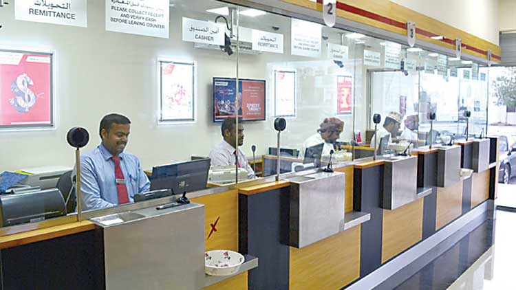 അതിർത്തിയും കടന്ന്  കുതിച്ച് കുവൈത്ത് പണം