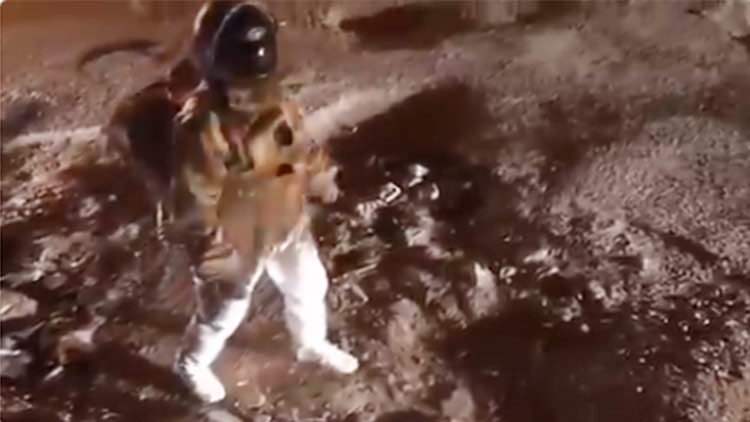 moon-walk-bengaluru-road