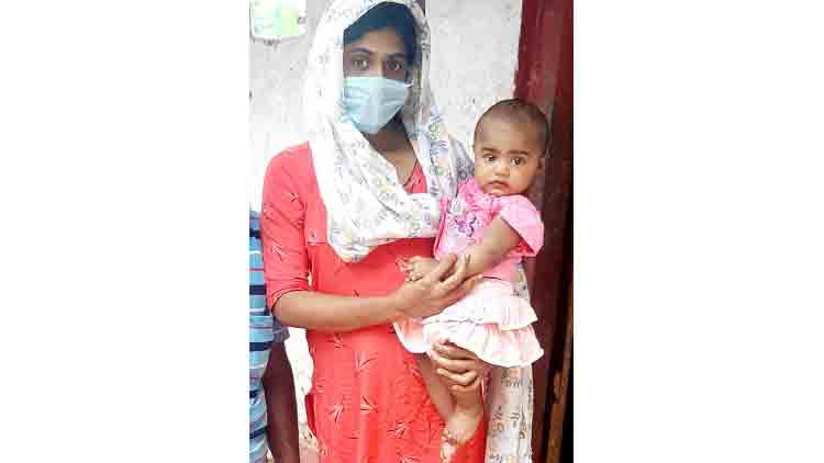 മോഷ്ടാവ് കുഞ്ഞിനെയെടുത്ത് കടന്നു ; മറ്റൊരിടത്ത് ഉപേക്ഷിച്ചു മോഷ്ടാവ് കുഞ്ഞിനെയെടുത്ത് കടന്നു ; മറ്റൊരിടത്ത് ഉപേക്ഷിച്ചു