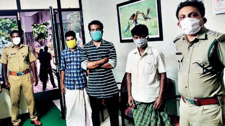 ആ​ന​ക്കൊ​മ്പ് കേ​സ്: ര​ണ്ടു പ്ര​തി​ക​ള്‍  കീ​ഴ​ട​ങ്ങി; മ​റ്റൊ​രാൾ അ​റ​സ്​​റ്റിൽ