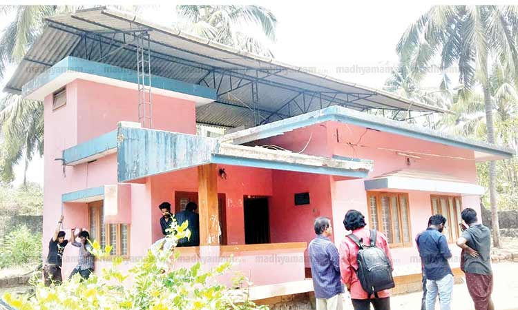 വേവും ചൂടുമായി ചെറുകപ്പുള്ളി വീടും ഒരുമ്മയും