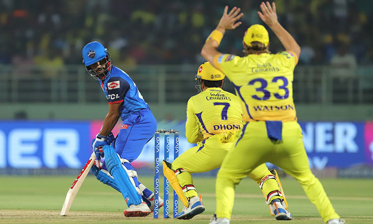 ഡൽഹിയെ ആറ്​ വിക്കറ്റിന്​ തോൽപിച്ചു; ചെന്നൈ ഫൈനലിൽ