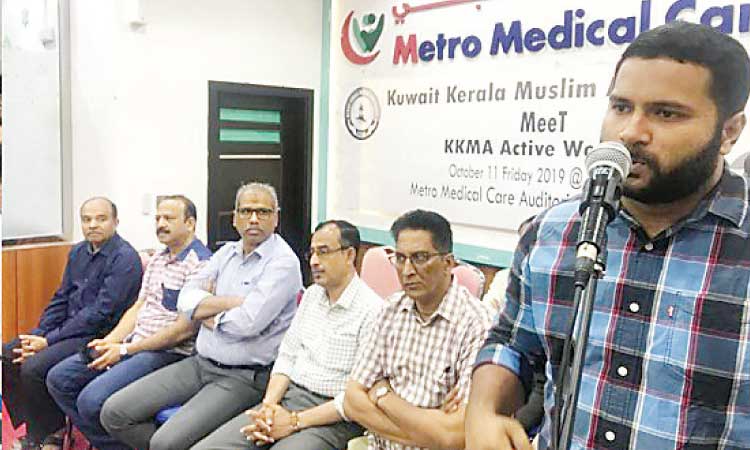 ‘നി​ശ്ച​ല​ത സ​മൂ​ഹ​ത്തെ പി​റ​കോ​ട്ടു വ​ലി​ക്കു​ന്ന പ്ര​വൃ​ത്തി’