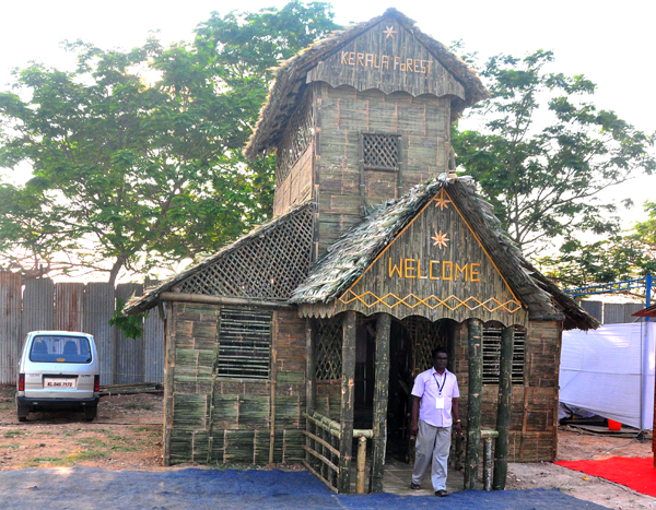 നമുക്ക് പാര്ക്കാന് ഇനി മുളവീടുകള് നമുക്ക് പാര്ക്കാന് ഇനി മുളവീടുകള്