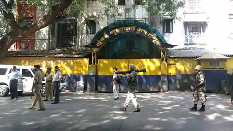 കോവിഡ്: മഹാരാഷ്ട്രയിൽ 11,000 ജയിൽപുള്ളികൾക്ക് പരോൾ