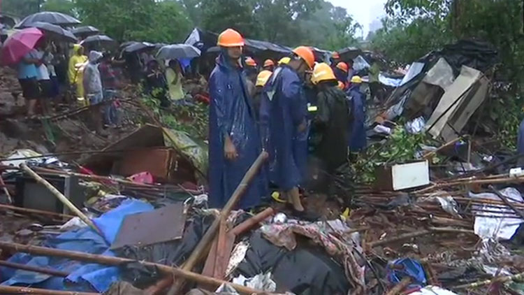 മുംബൈയിൽ കനത്ത മഴ; രണ്ടിടത്ത് മതിൽ ഇടിഞ്ഞ് 16 മരണം