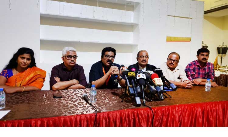 പു​സ്​​ത​കം പ്ര​സാ​ധ​ക​ർ​ക്ക്​ ക​രു​ത്താ​കു​ന്നു –ഡോ. മു​നീ​ർ