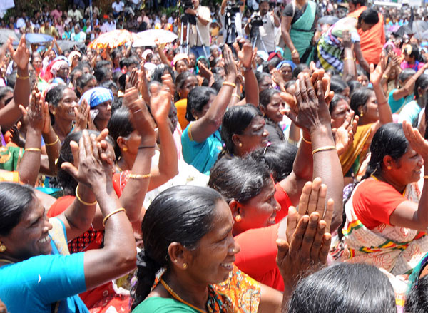 കൂലി ഉറപ്പാക്കുന്ന തൊഴിലാളി സംഘടനക്കൊപ്പം നില്‍ക്കുമെന്ന് മൂന്നാര്‍ സമരക്കാര്‍