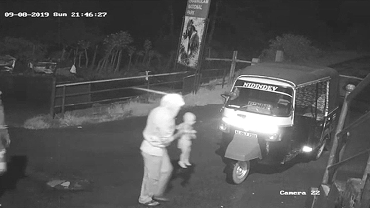 കുഞ്ഞിനെ രക്ഷിച്ചത്​ ഓ​ട്ടോ ഡ്രൈവറെന്ന്​ പൊലീസ്​ റിപ്പോർട്ട്​