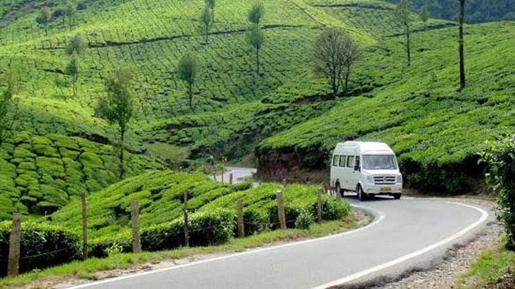 ലോക്കാട് ഗ്യാപ് റോഡില്‍ ഗതാഗതം പുനഃസ്ഥാപിച്ചു